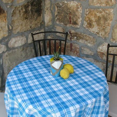 Apartments And Room Lemon Вис Екстериор снимка