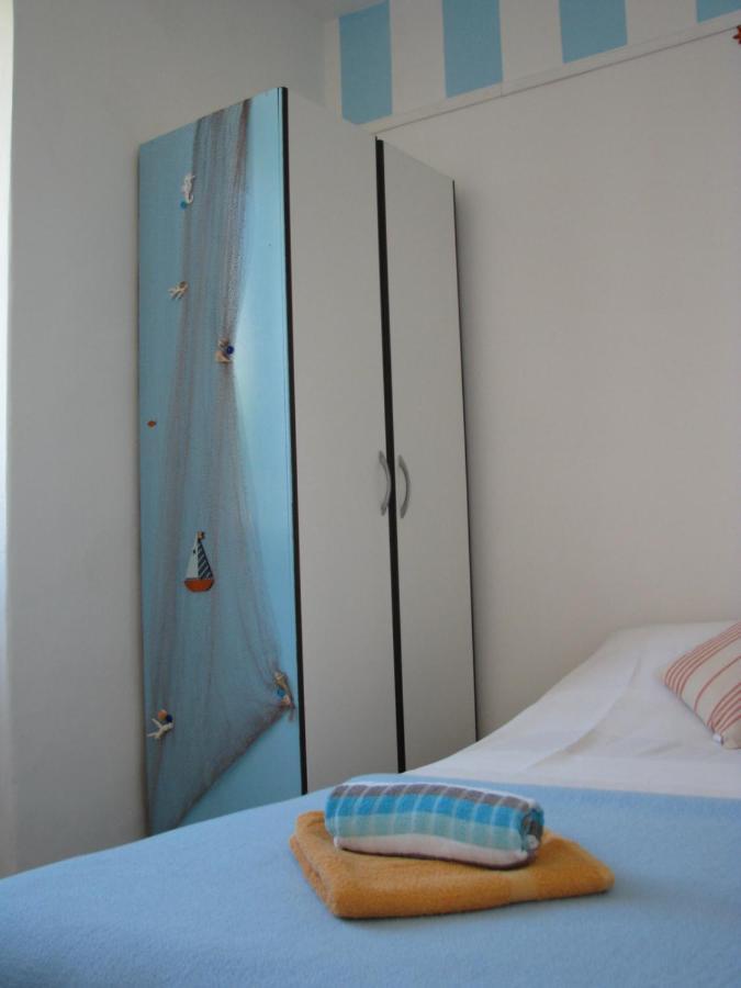 Apartments And Room Lemon Вис Екстериор снимка