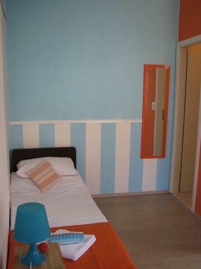 Apartments And Room Lemon Вис Екстериор снимка