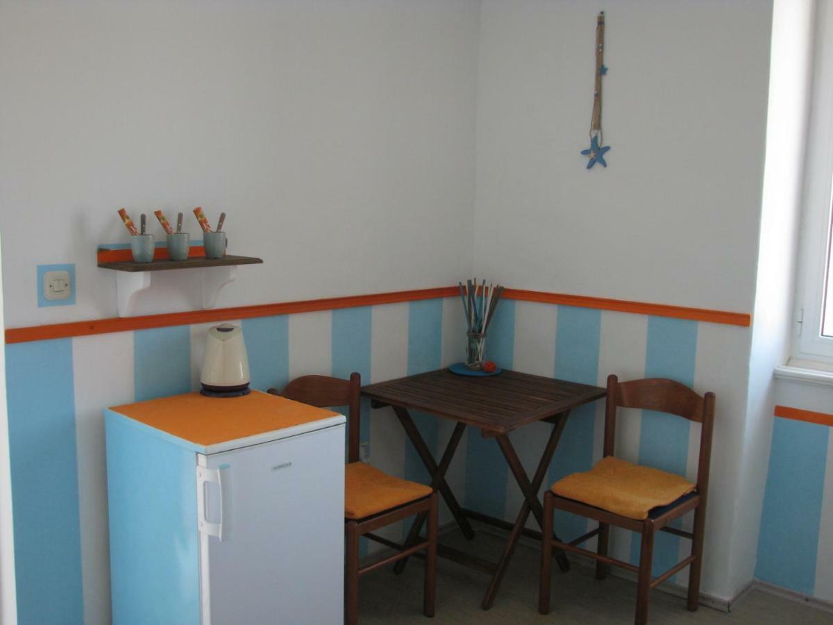 Apartments And Room Lemon Вис Екстериор снимка
