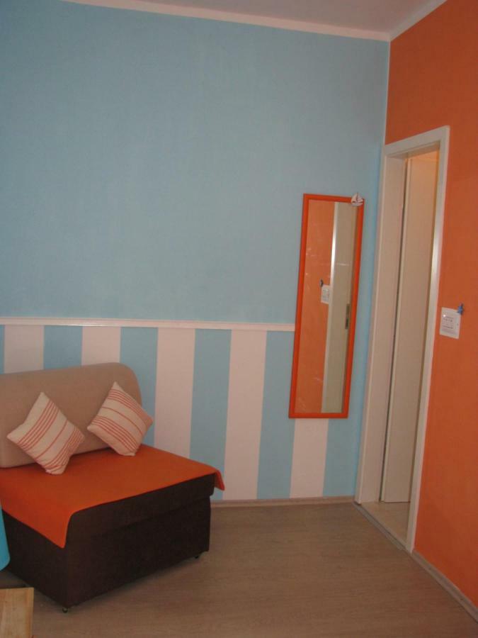 Apartments And Room Lemon Вис Екстериор снимка