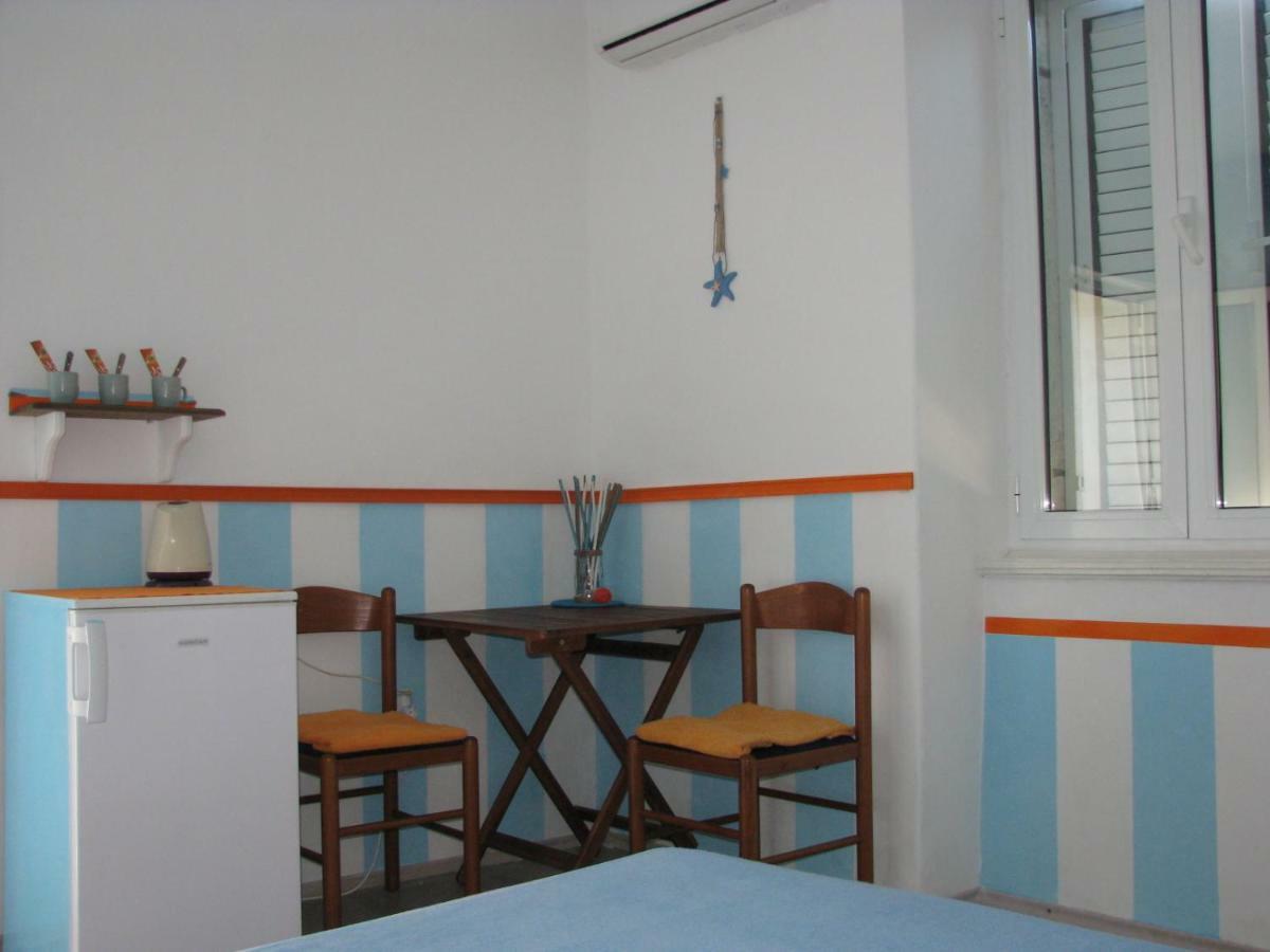 Apartments And Room Lemon Вис Екстериор снимка
