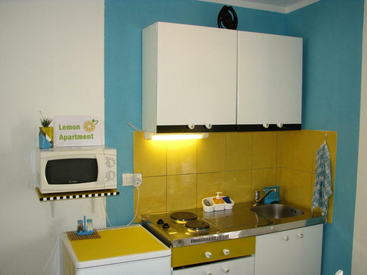 Apartments And Room Lemon Вис Екстериор снимка