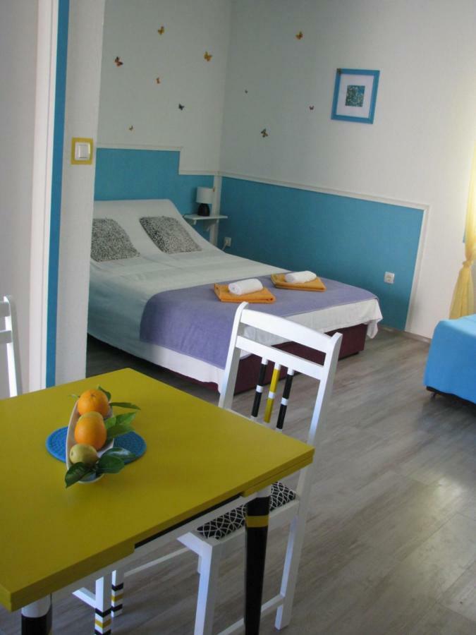 Apartments And Room Lemon Вис Екстериор снимка