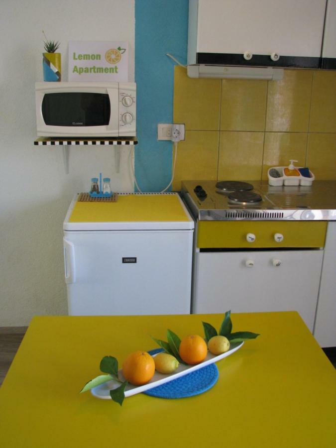 Apartments And Room Lemon Вис Екстериор снимка