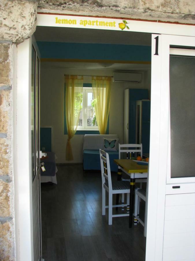 Apartments And Room Lemon Вис Стая снимка