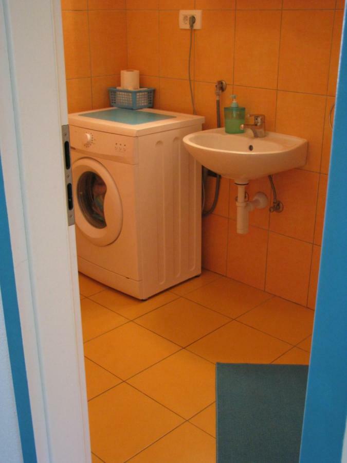Apartments And Room Lemon Вис Екстериор снимка